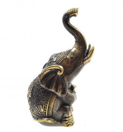 Statuette éléphant assis trompe en l'air, porte-bonheur feng shui.