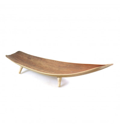 Deco table style boat in coconut leaves. Center Table, ethnic chic.